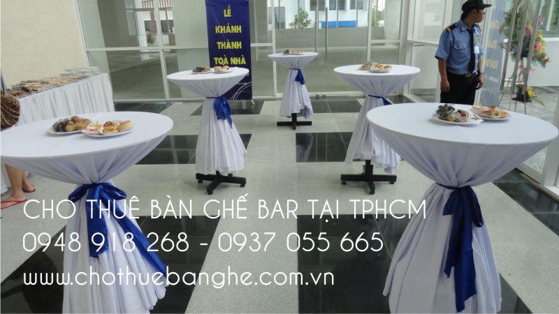 Càn thuê bàn bar đứng màu trắng trại TPHCM