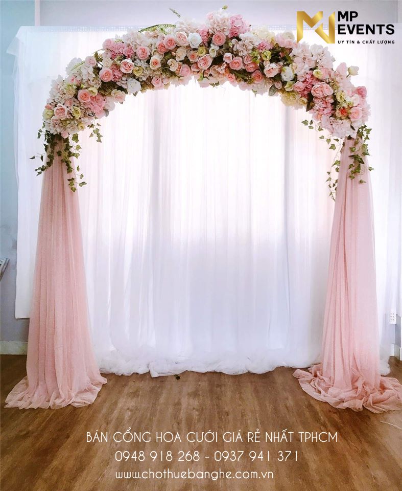 Bán cổng hoa cưới đầu vòng cung màu hồng tại TPHCM