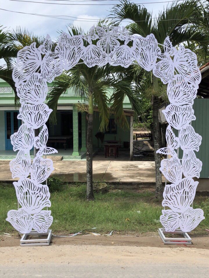 Bán khung cắm hoa cưới sắt kết hợp CNC rẻ đẹp tại TPHCM