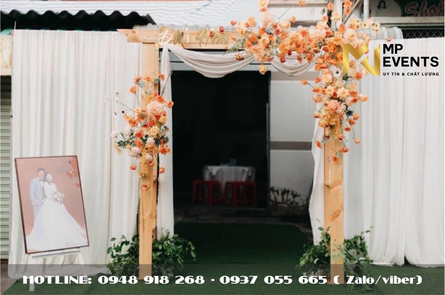 Địa chỉ bán cổng cưới hoa lụa cao cấp tại TPHCM