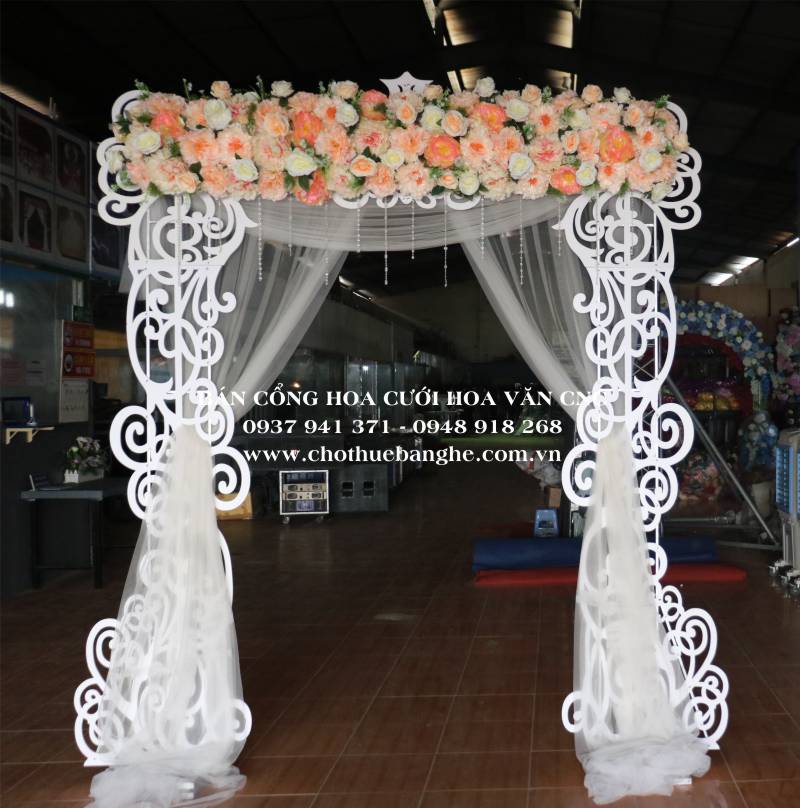 cách cắm cổng hoa cưới lụa tại TPHCM