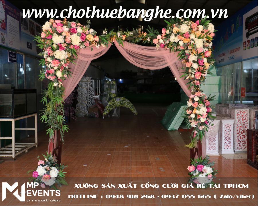 Cổng hoa cưới tông màu hồng thanh lịch tại TPHCM