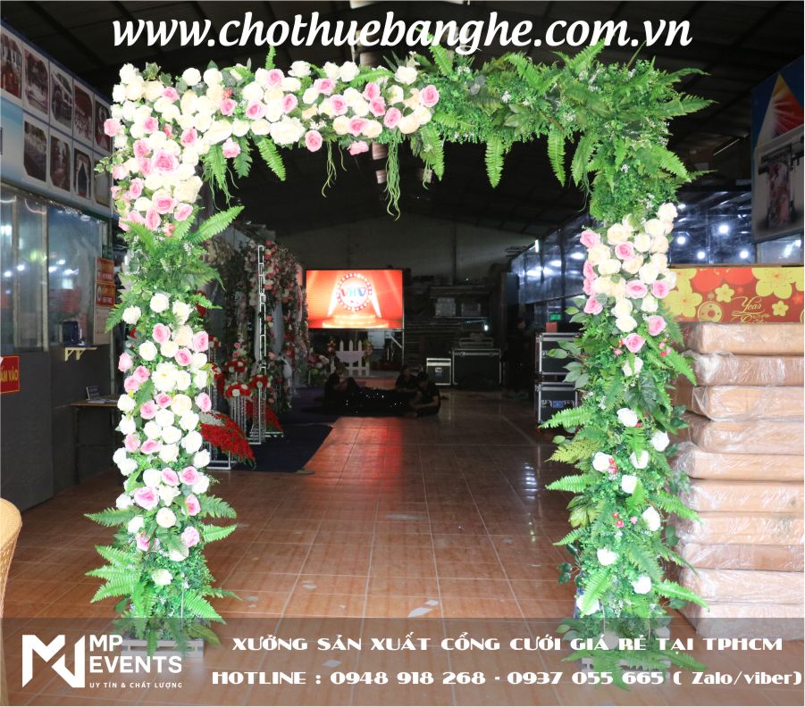 Cổng hoa cưới tông màu xanh lá tại TPHCM