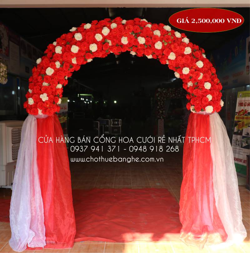 Địa chỉ bán cổng hoa cưới màu đỏ truyền thống tại TPHCM