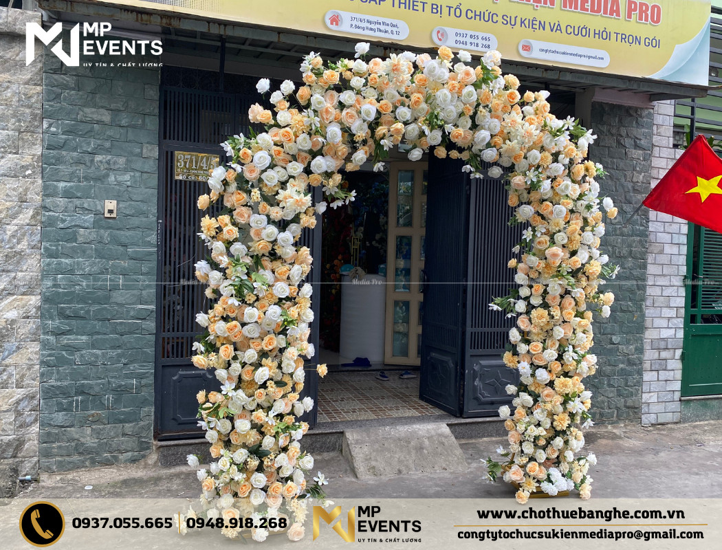 Địa chỉ bán cổng cưới hoa lụa đẹp tại tphcm