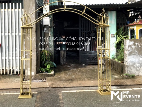 Nơi bán khung sắt cổng hoa cưới sơn vàng tại TPHCM