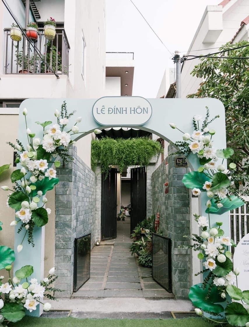 Trang trí cổng hoa cưới tông màu xanh bơ tại tphcm