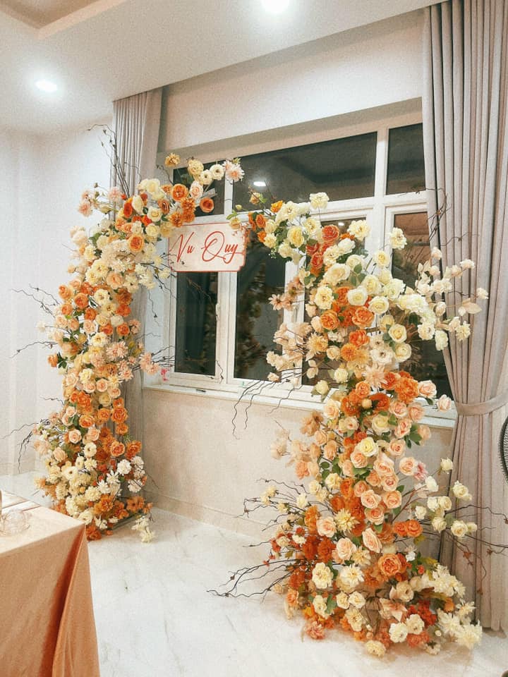 Xưởng sản xuất cổng cưới hoa lụa gửi đi nước ngoài