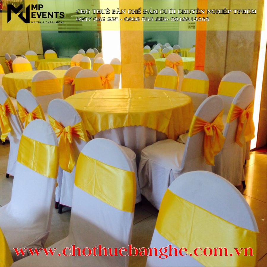 Cho thuê bàn ghế đám cưới chuyên nghiệp tông màu vàng