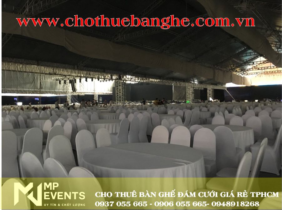Cho thuê bàn ghế đám cưới giá rẻ tại Tân Phú tông màu trắng 