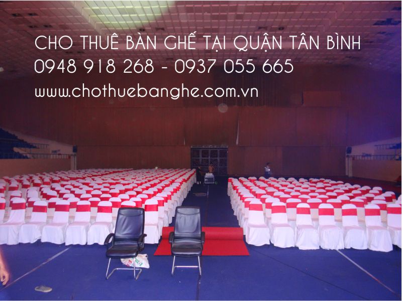 Cho thuê ghế nệm giá rẻ tại nhà thi đấu quận khu 7  Tân Bình ( ghế nệm áo trắng + nơ đỏ) 