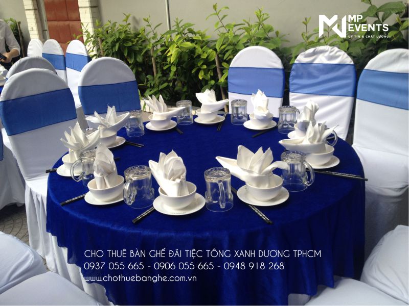 Dịch vụ cho thuê bàn ghế đãi tiệc đám cưới tông trắng - xanh dương