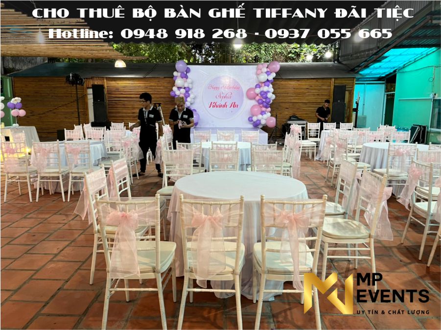 Cho thuê bộ bàn ghế tiffany cho tiệc sinh nhật tổ chức tại nhà Hóc Môn