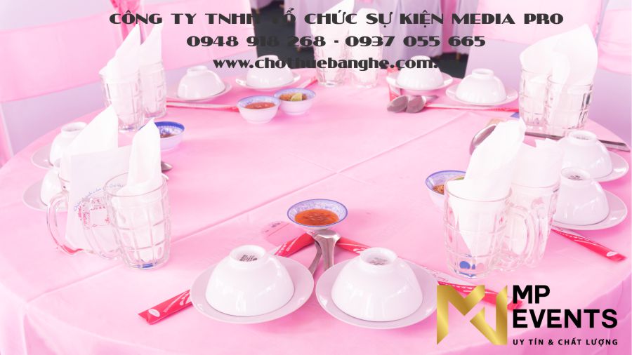 Cho thuê bàn ghế đám cưới khăn phủ hồng tại TPHCM