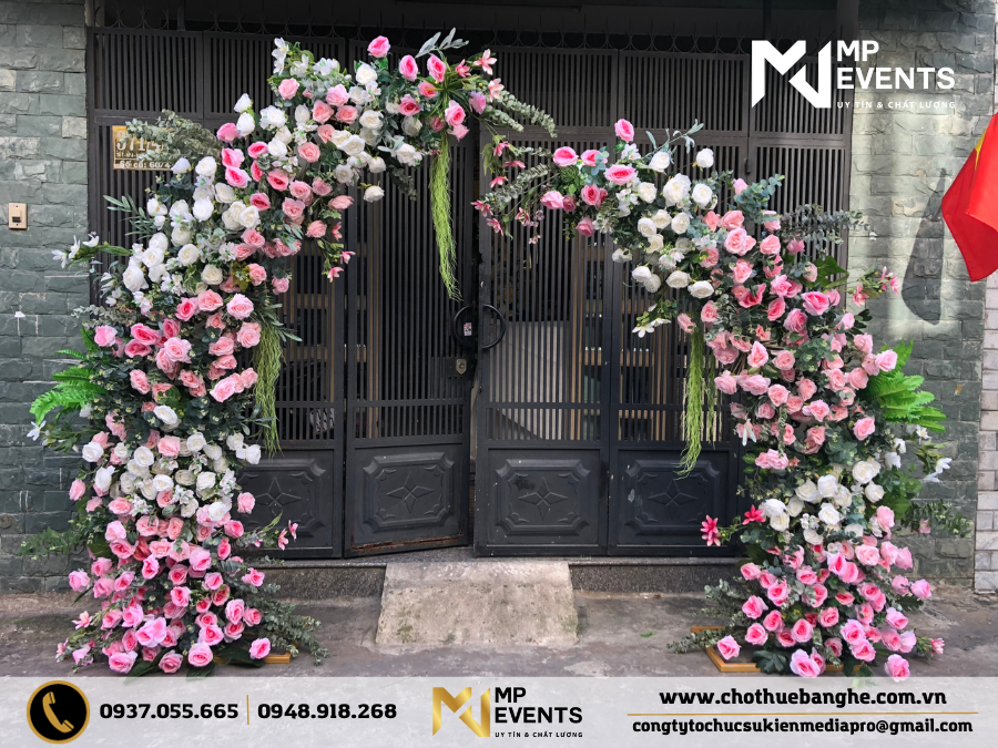 Cho thuê cổng cưới hoa lụa theo tone màu hồng - trắng tại Quận 12
