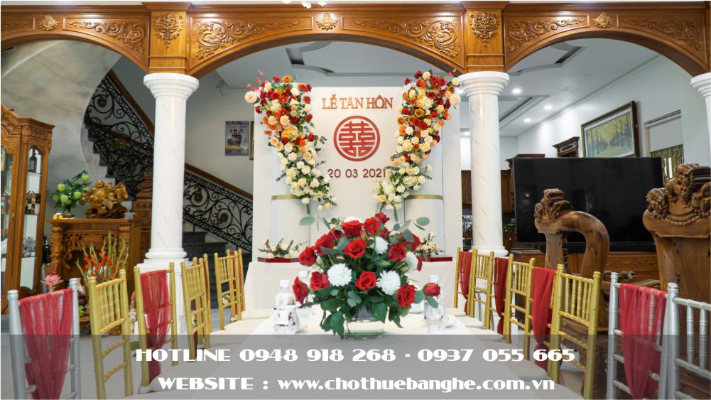 Trang trí gia tiên hoa lụa cao cấp tại Tân Phú