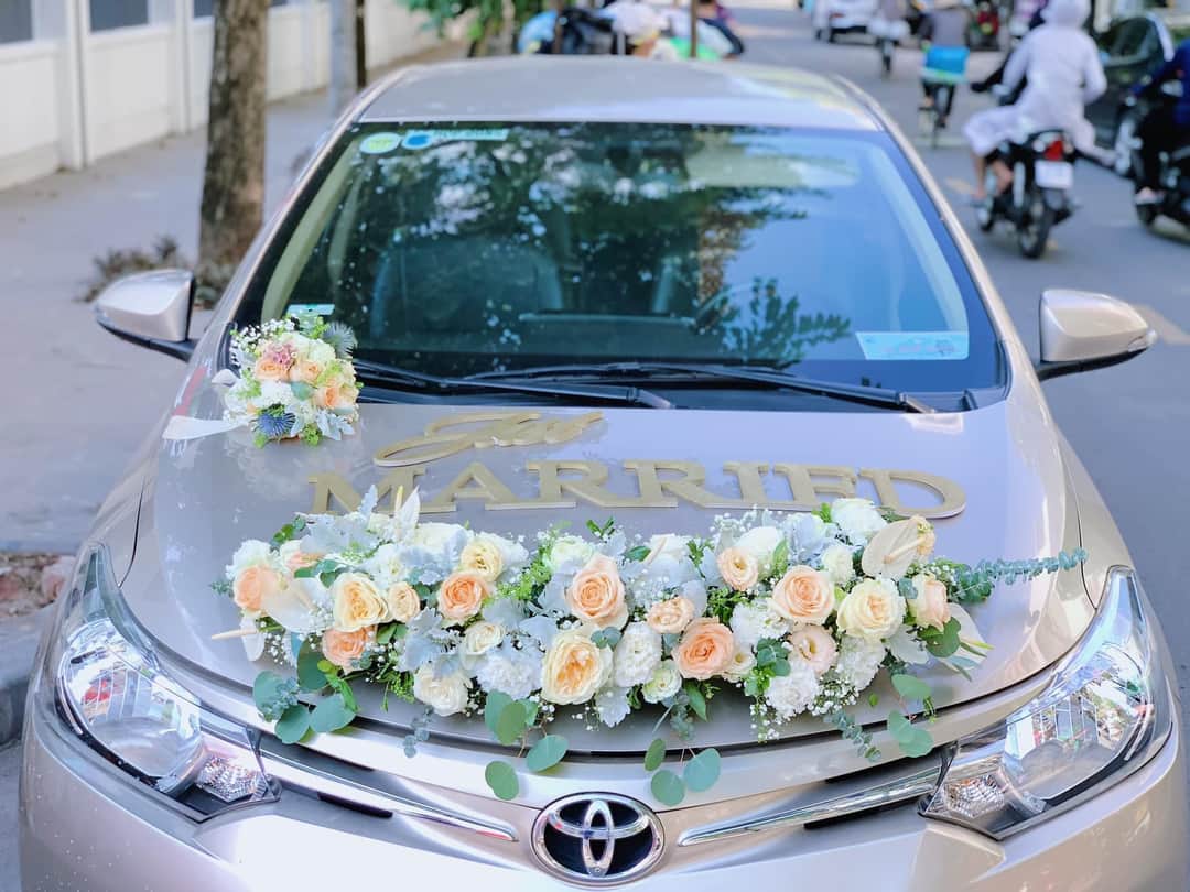 Dịch vụ trang trí xe hoa ngày cưới đẹp tại TPHCM