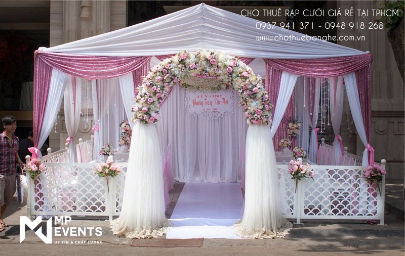 Rạp cưới tông màu hồng kim sa tại TPHCM