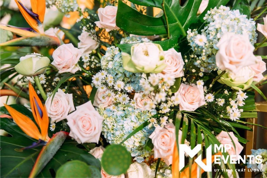 Dịch vụ trang trí đám cưới hoa tươi giá rẻ tại TPHCM