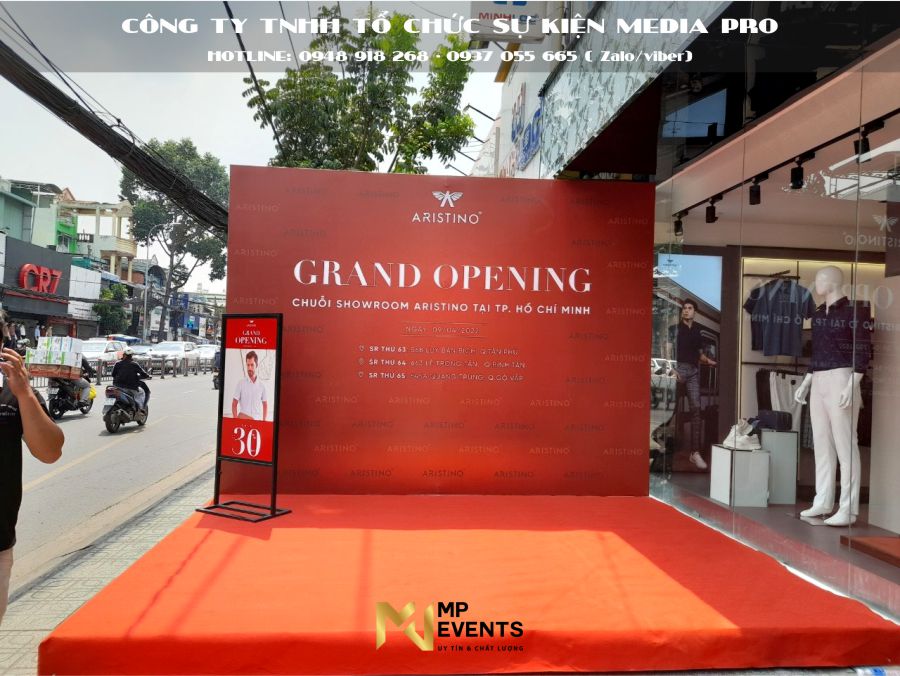 Cho thuê sân khấu - backdrop sân khấu tổ chức lễ khai trương cửa hàng tại Tân Bình