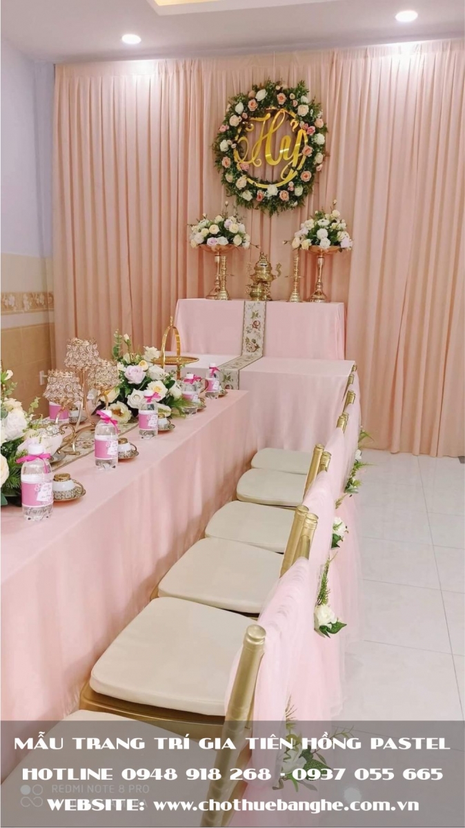 Trang trí bàn thờ gia tiên đám cưới tông màu hồng pastel