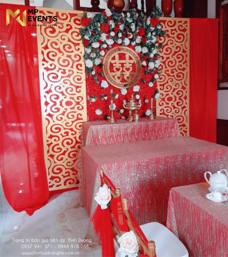Trang trí bàn thờ gia tiên đám cưới màu đỏ tại Bình Dương