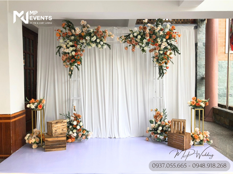 Cho thuê backdrop chụp hình hoa lụa đám cưới tại Bình Chánh