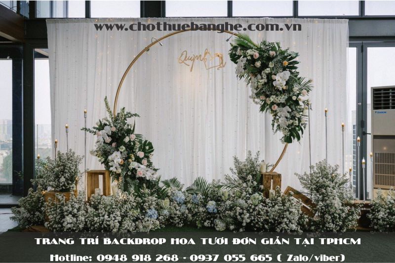 Dịch vụ trang trí backdrop cưới hoa tươi đơn giản tại TPHCM