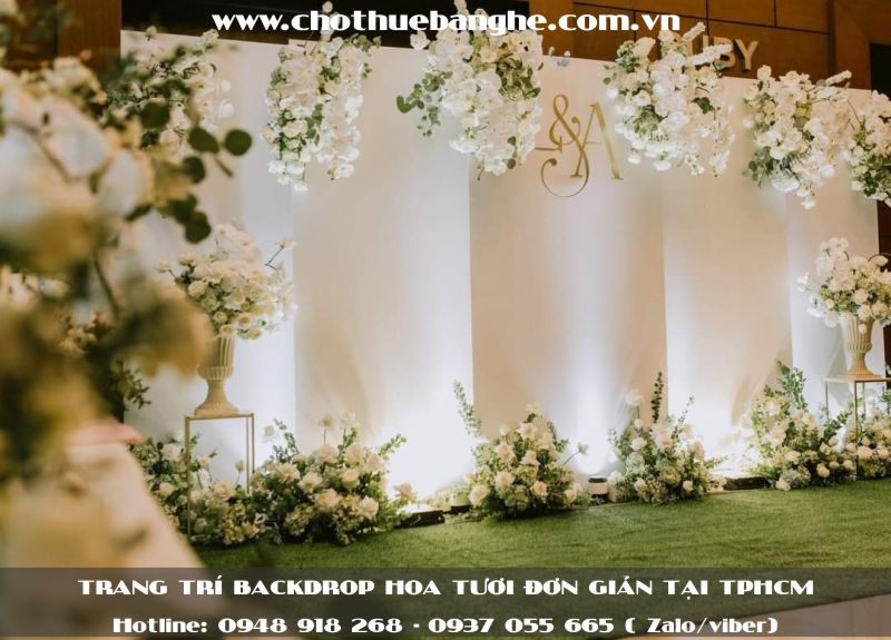 Trang trí sảnh chụp hình nhà hàng tiệc cưới bằng hoa tươi tại TPHCM