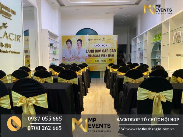 Backdrop cho sự kiện họp mặt đầu năm 2025