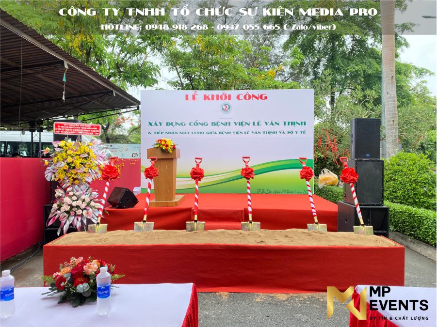 Cho-thue-backdrop-su-kien-gia-re-tai-tan-phu