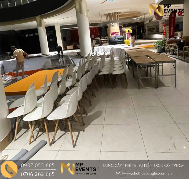 Cho thuê bàn ghế eames tổ chức sự kiện tại Aeon Tân Phú