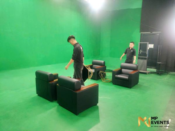 Cho thuê bàn ghế quay talkshow tại phim trường hoặc studio tại tphcm 