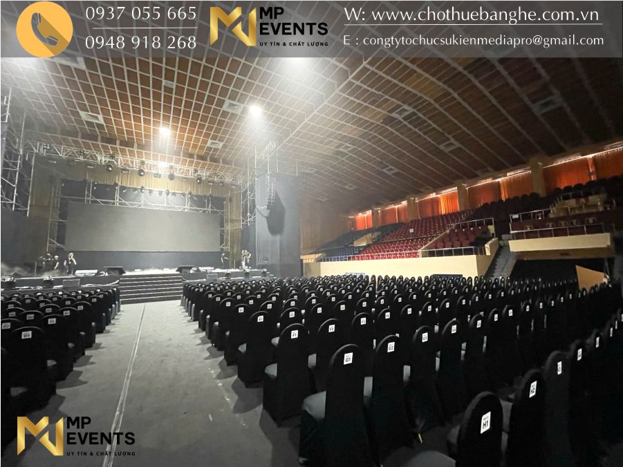 Cho thuê ghế nệm đen số lượng lớn giá rẻ cho sự kiện tại nhà thi đấu quân khu 7