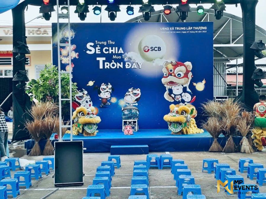 Cho thuê ghế nhựa - sân khấu backdrop cho Tết Trung Thu