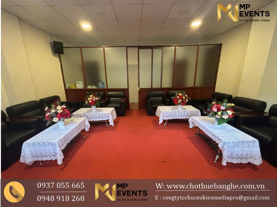 Hội nghị cao cấp với dịch vụ cho thuê ghế sofa đen tay vin gỗ 