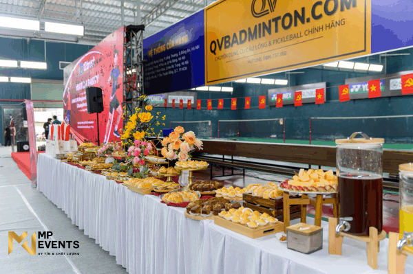 Cho thuê bàn dài làm tiệc tea break tại TPHCM