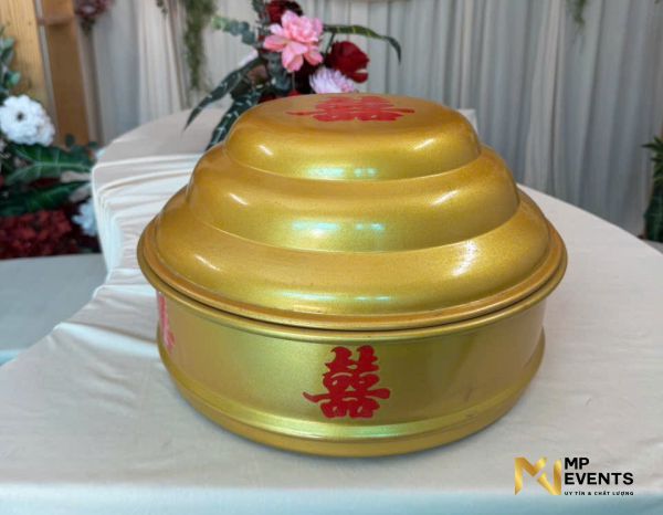 Mâm quả tròn dán chữ hỷ decal
