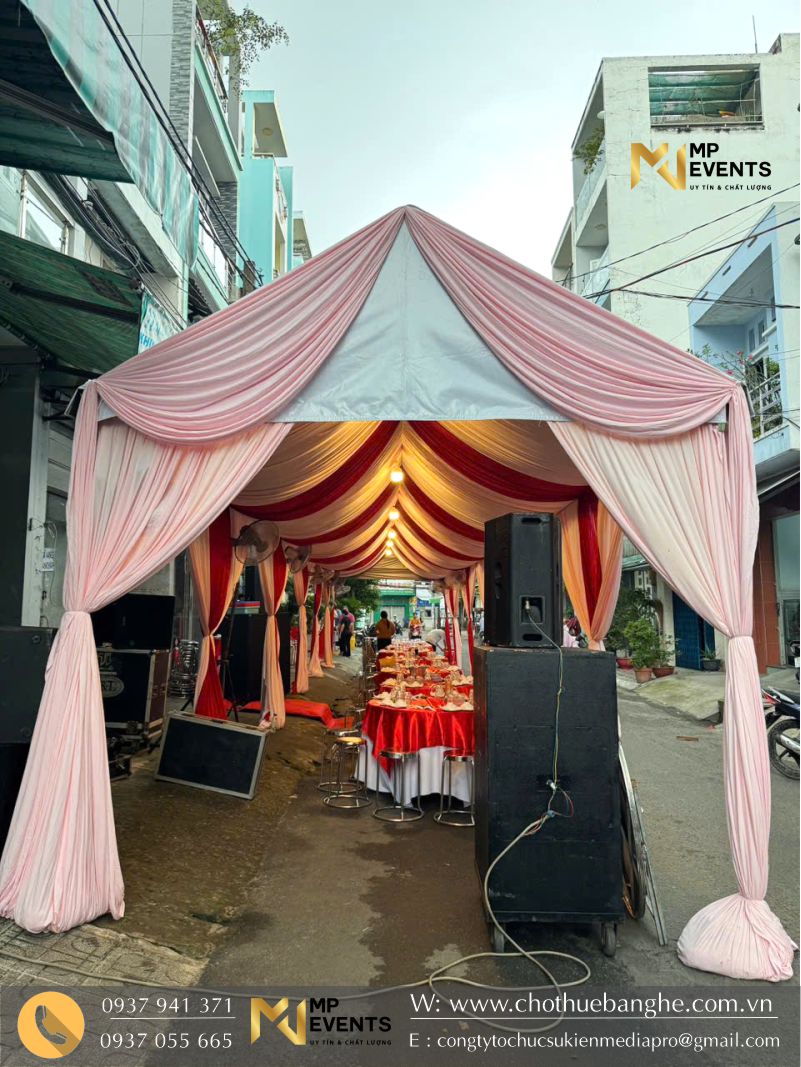 Khung rạp rộng 3m tông màu hồng - đỏ, dành cho nhà khách kị màu trằng