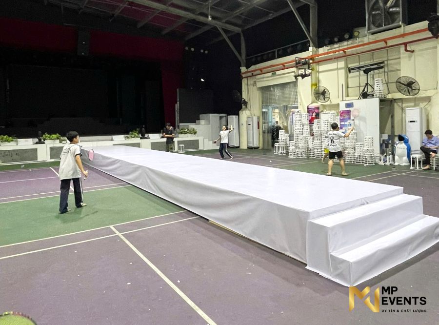 Cho thuê bục catwalk giá rẻ tại Gò Vấp