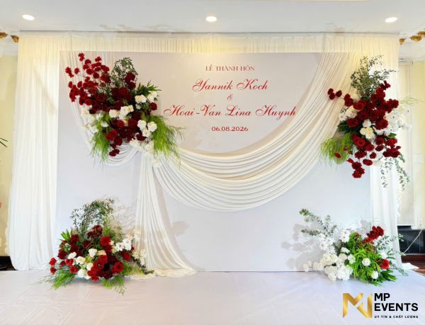 Hình ảnh thực tế thi công backdrop chụp ảnh cưới tại quận 1 được thực hiện bởi team MP wedding & events 
