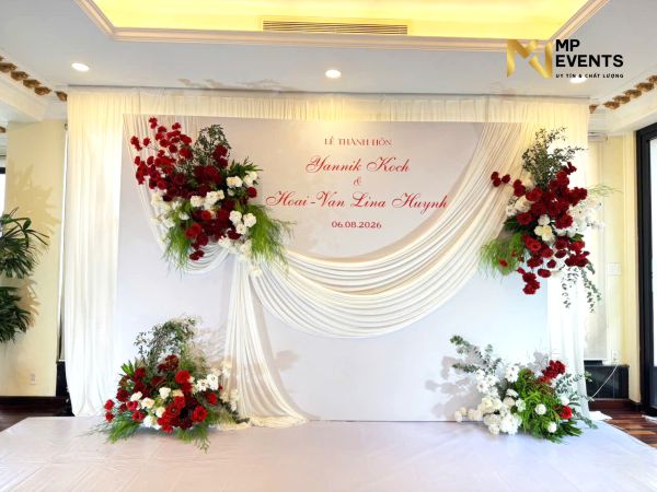 Thi công backdrop cưới giá rẻ tại quận 1